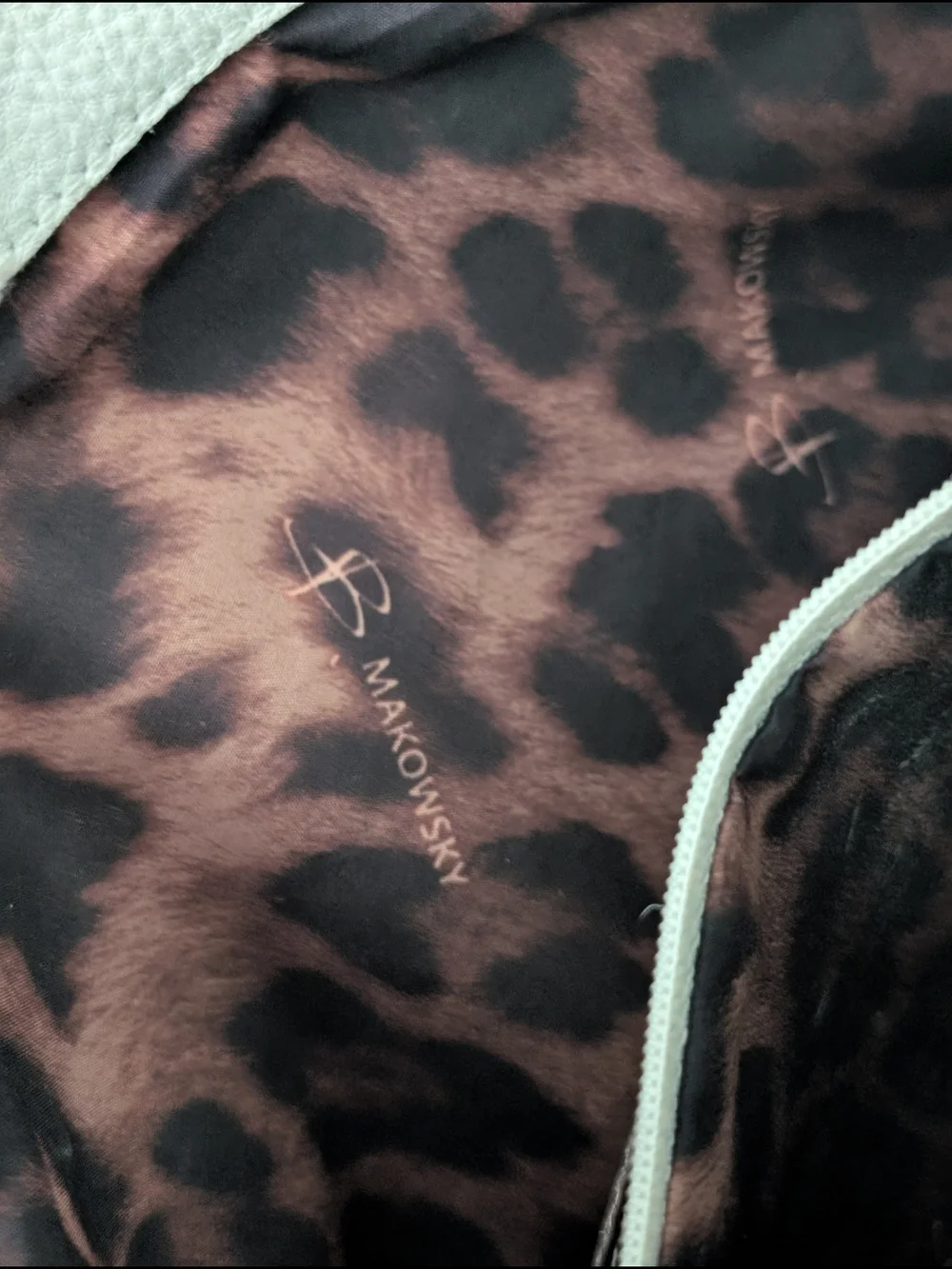 B. Makowsky Colorblock Shoulder Bag White Silver Gray Zip Leopard Lining